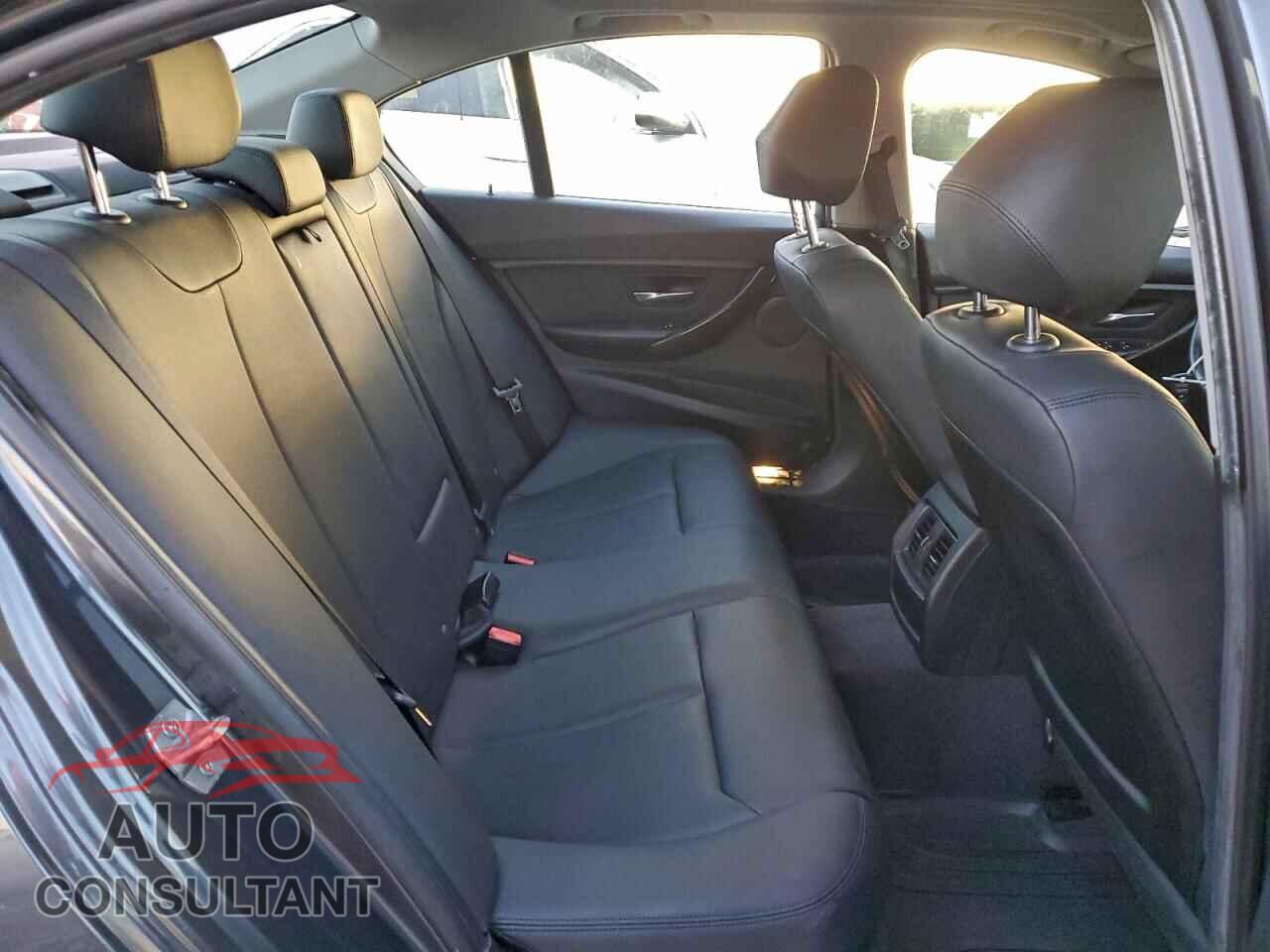 BMW 3 SERIES 2016 - WBA8E5G50GNU22122