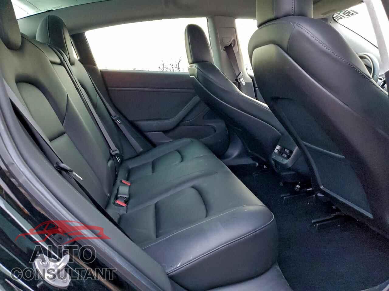 TESLA MODEL 3 2019 - 5YJ3E1EB8KF384788