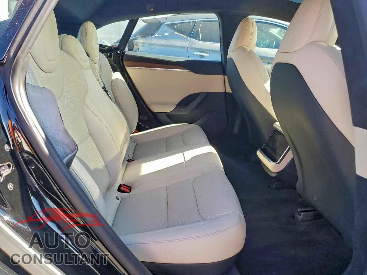 TESLA MODEL S 2023 - 5YJSA1E55PF525941
