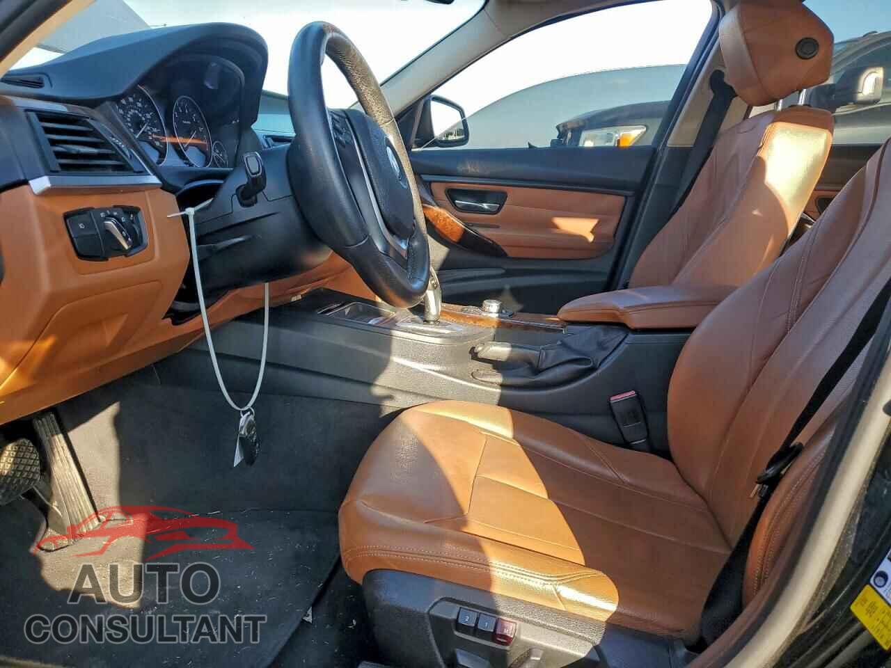 BMW 3 SERIES 2013 - WBA3A5G50DNP26181