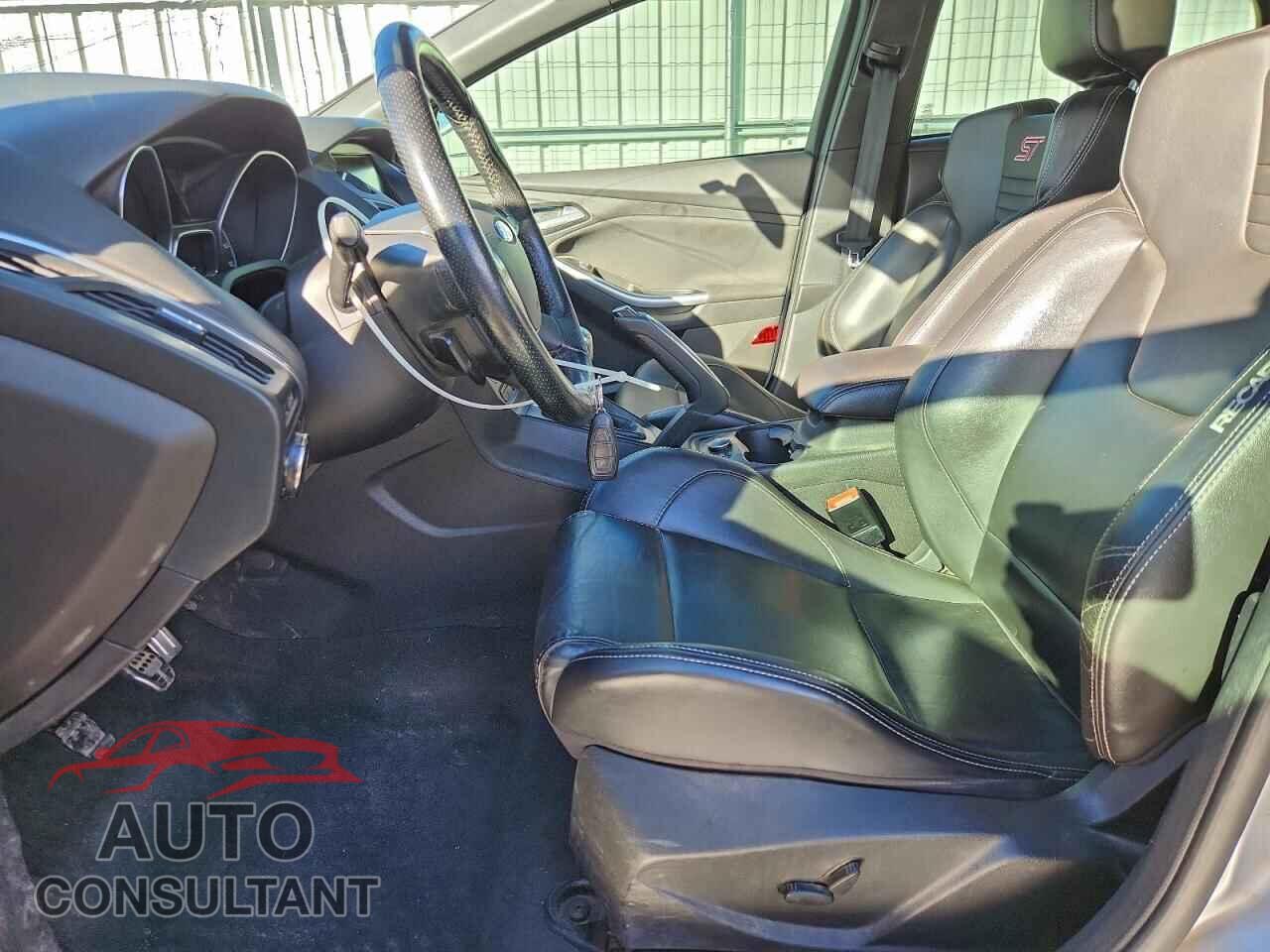 FORD FOCUS 2013 - 1FADP3L92DL251489