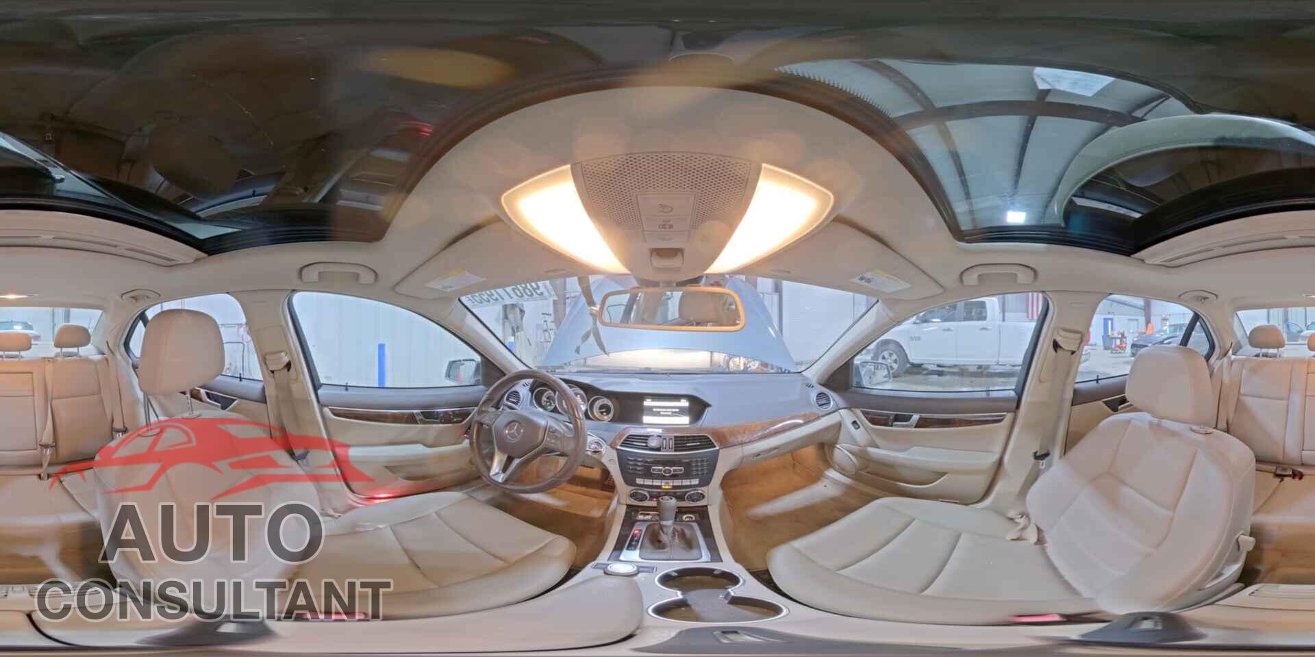 MERCEDES-BENZ C-CLASS 2012 - WDDGF8BB7CR237567