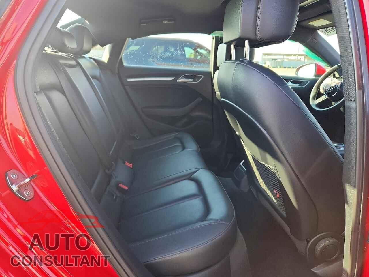 AUDI A3 2018 - WAUAUGFF0J1011005