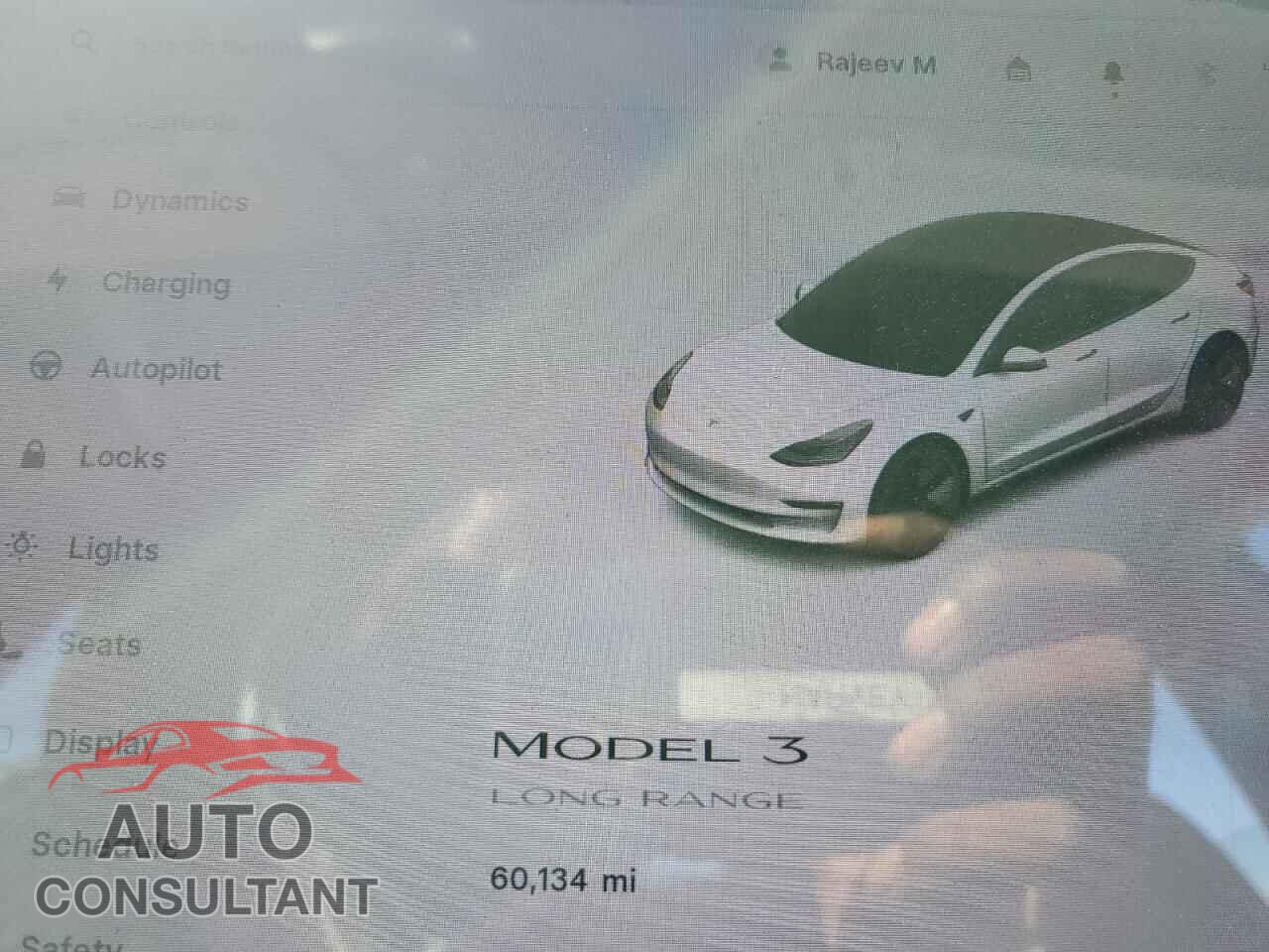 TESLA MODEL 3 2018 - 5YJ3E1EA7JF010579