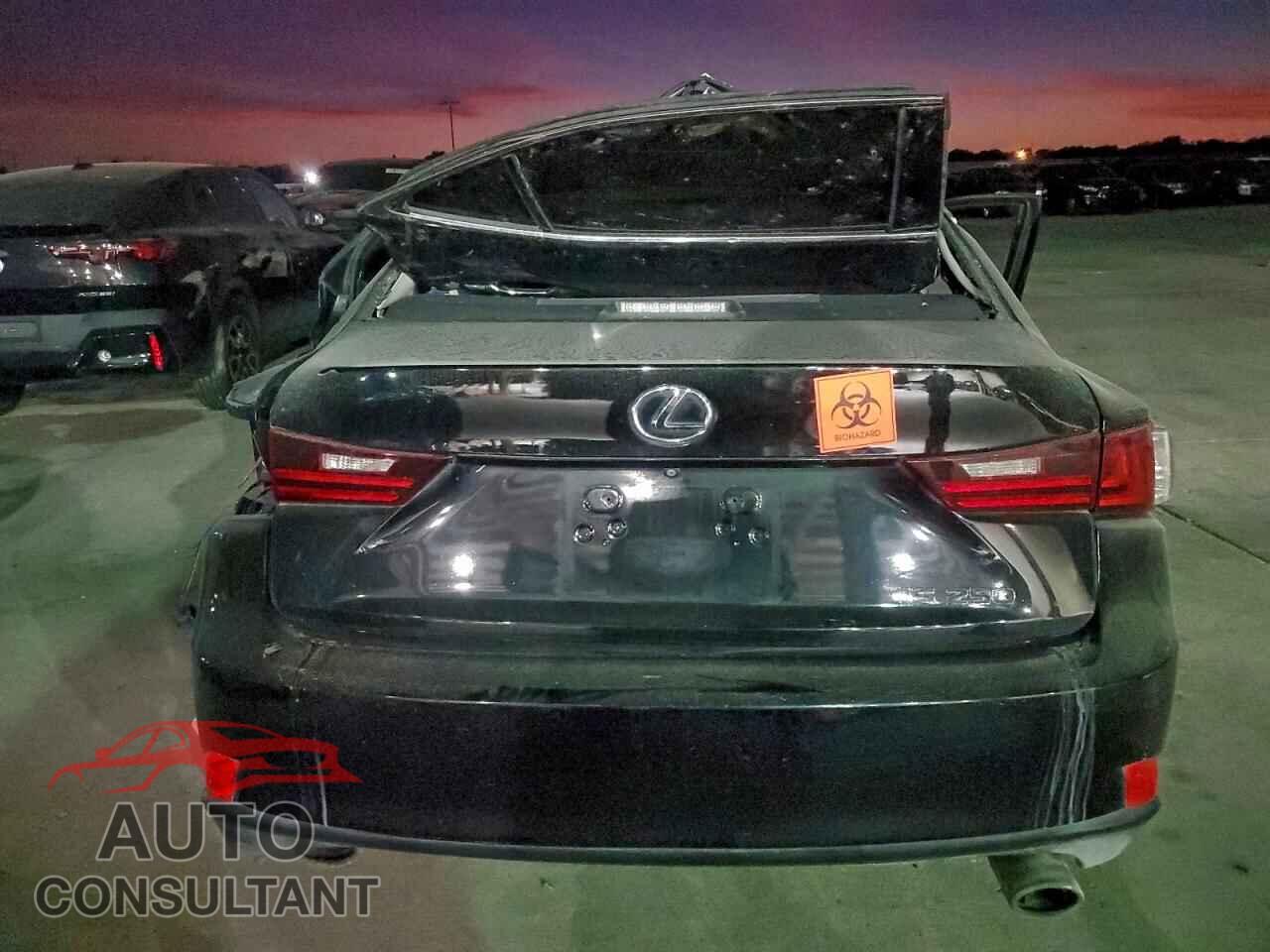 LEXUS IS 2015 - JTHBF1D20F5045748