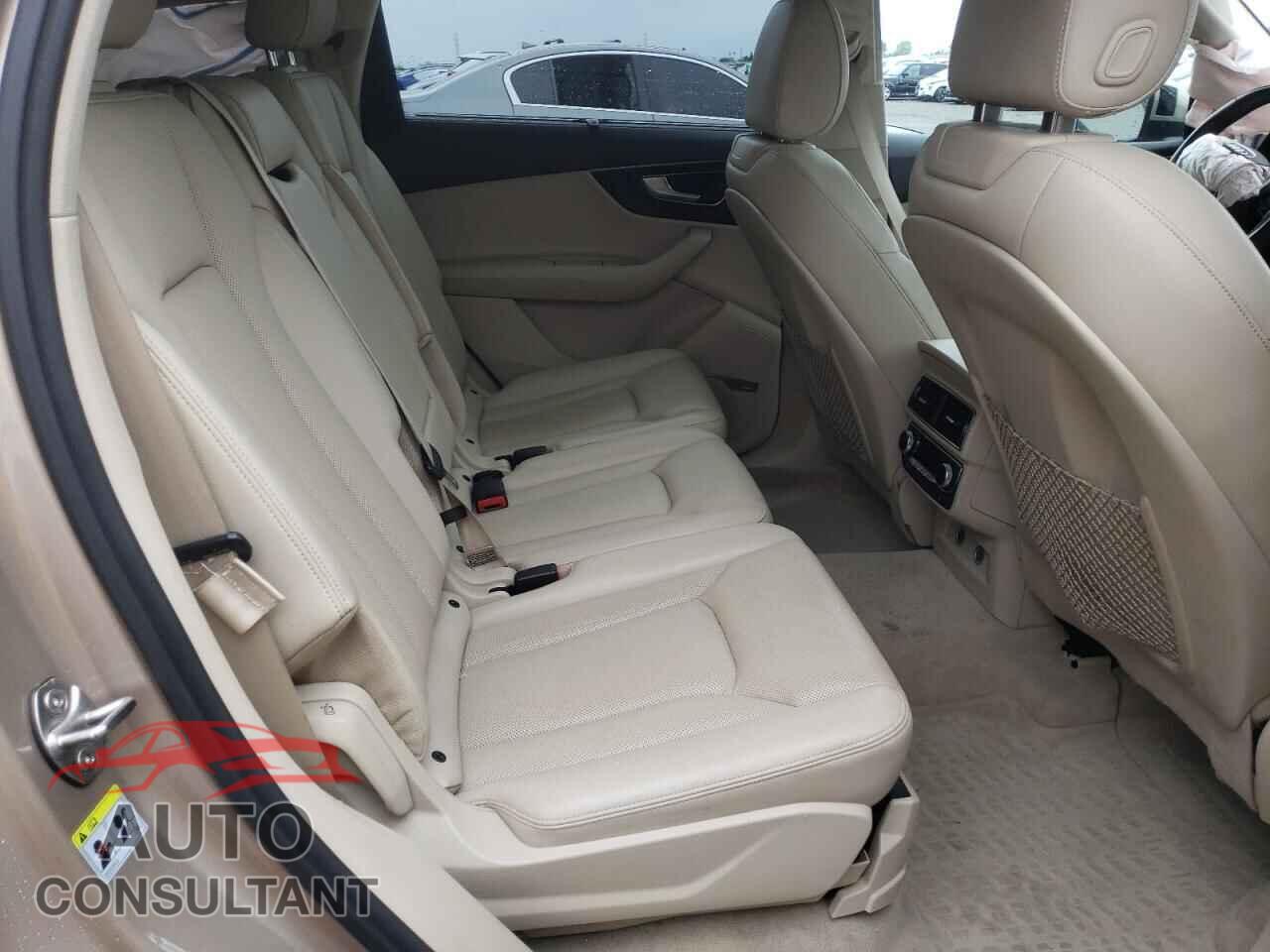 AUDI Q7 2019 - WA1LAAF72KD009261