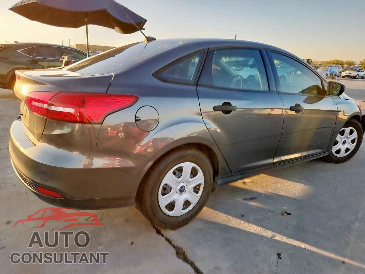 FORD FOCUS 2017 - 1FADP3E2XHL299120