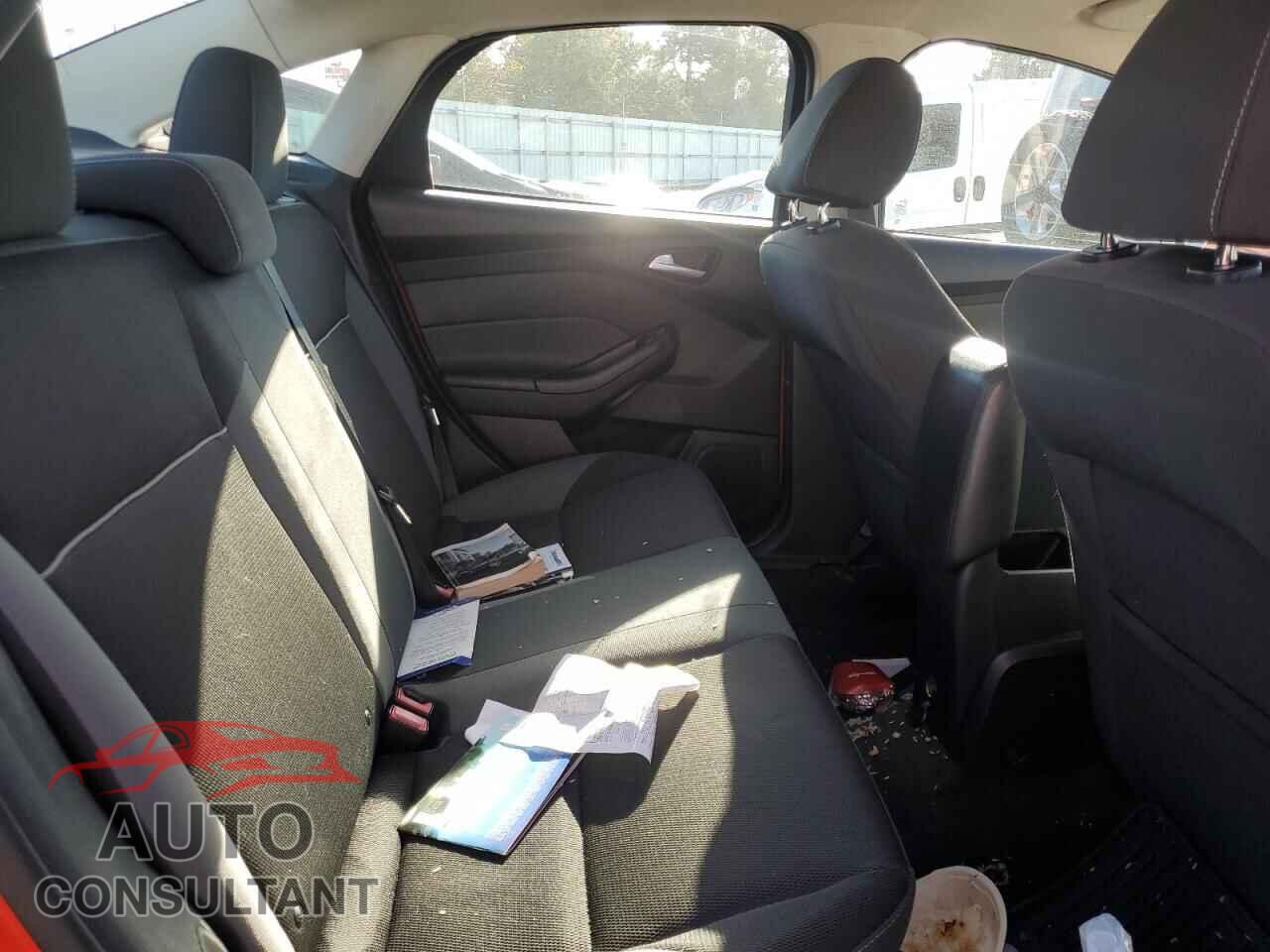 FORD FOCUS 2014 - 1FADP3F29EL317620