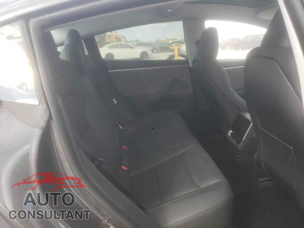 TESLA MODEL 3 2024 - 5YJ3E1EAXRF726484
