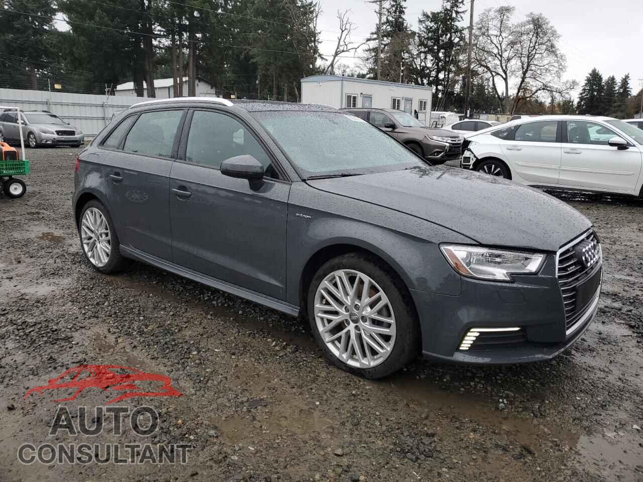 AUDI A3 2018 - WAUUPBFF3JA097014