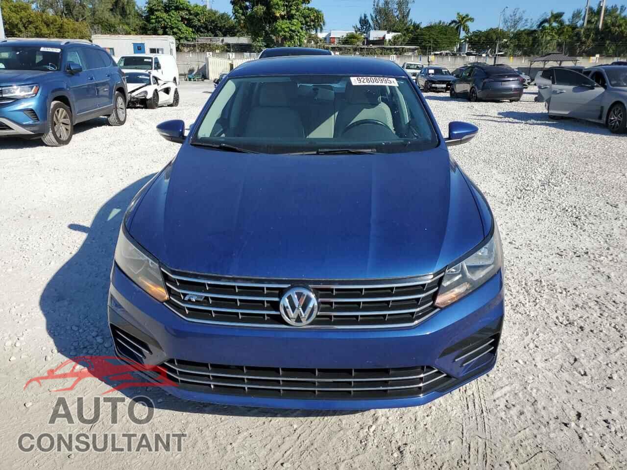VOLKSWAGEN PASSAT 2016 - 1VWAT7A34GC037040