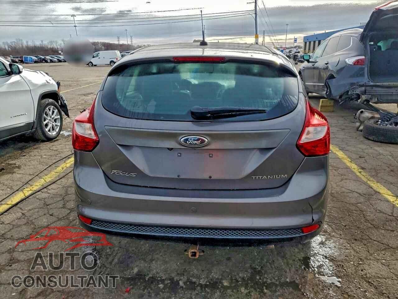 FORD FOCUS 2012 - 1FAHP3N23CL194042