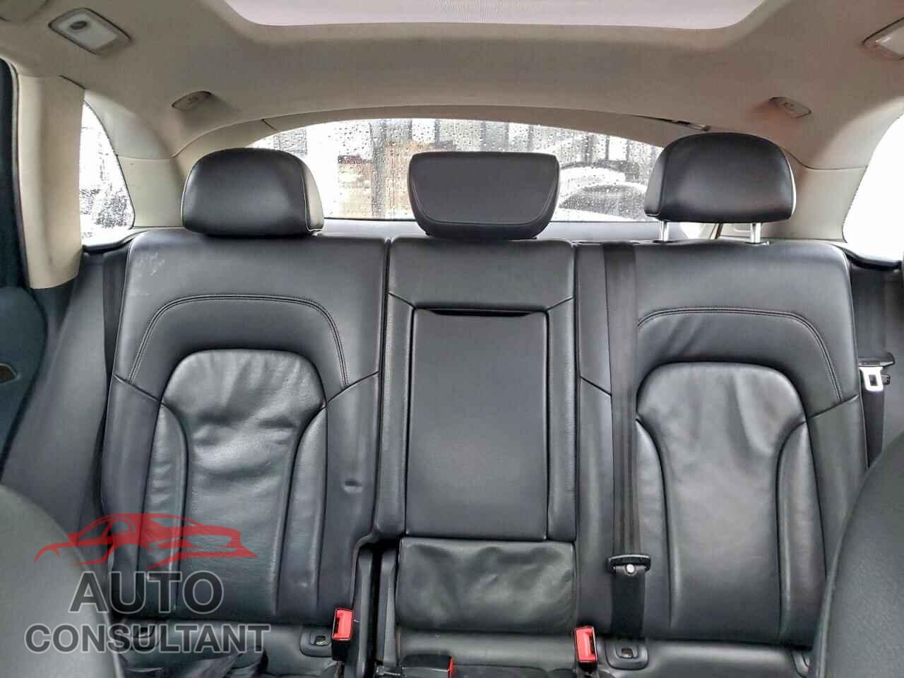 AUDI Q5 2011 - WA1LFAFP3BA016092