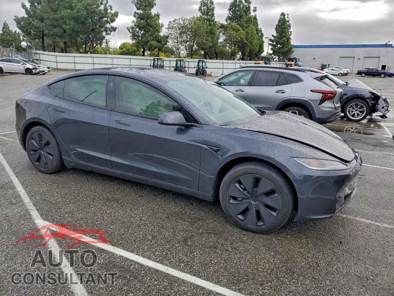 TESLA MODEL 3 2024 - 5YJ3E1EA4RF744995