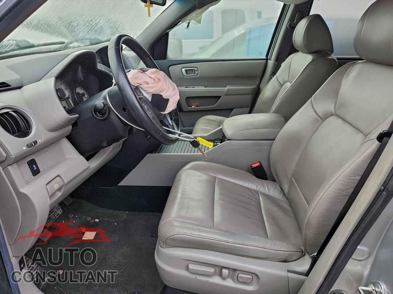 HONDA PILOT 2013 - 5FNYF4H5XDB030977