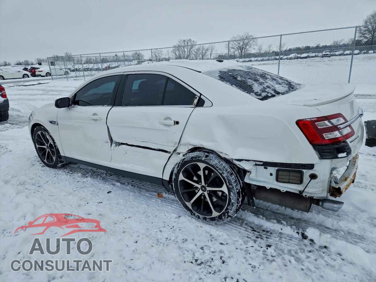 FORD TAURUS 2015 - 1FAHP2E89FG133130