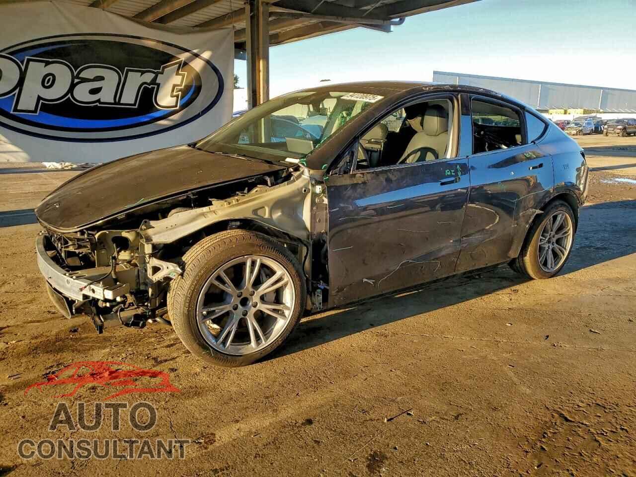 TESLA MODEL Y 2023 - 7SAYGDED0PF962623