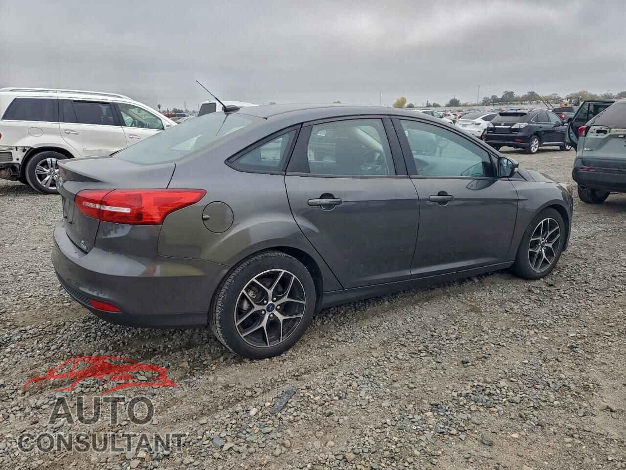 FORD FOCUS 2017 - 1FADP3FE7HL219913