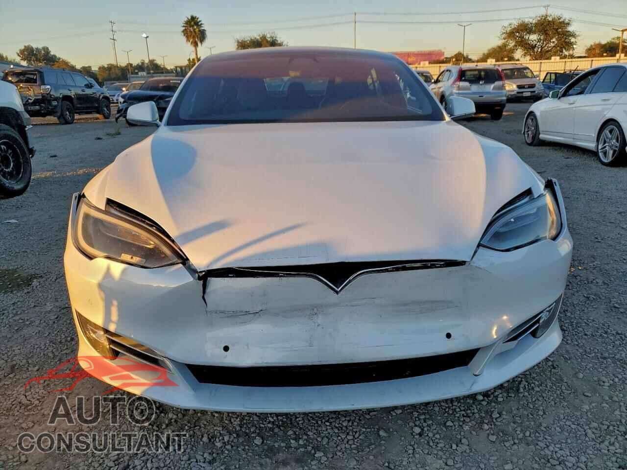 TESLA MODEL S 2018 - 5YJSA1E26JF261495