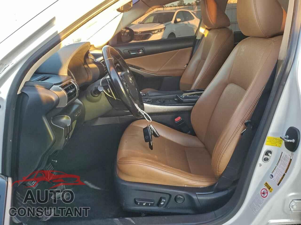LEXUS IS 2016 - JTHBA1D20G5002530
