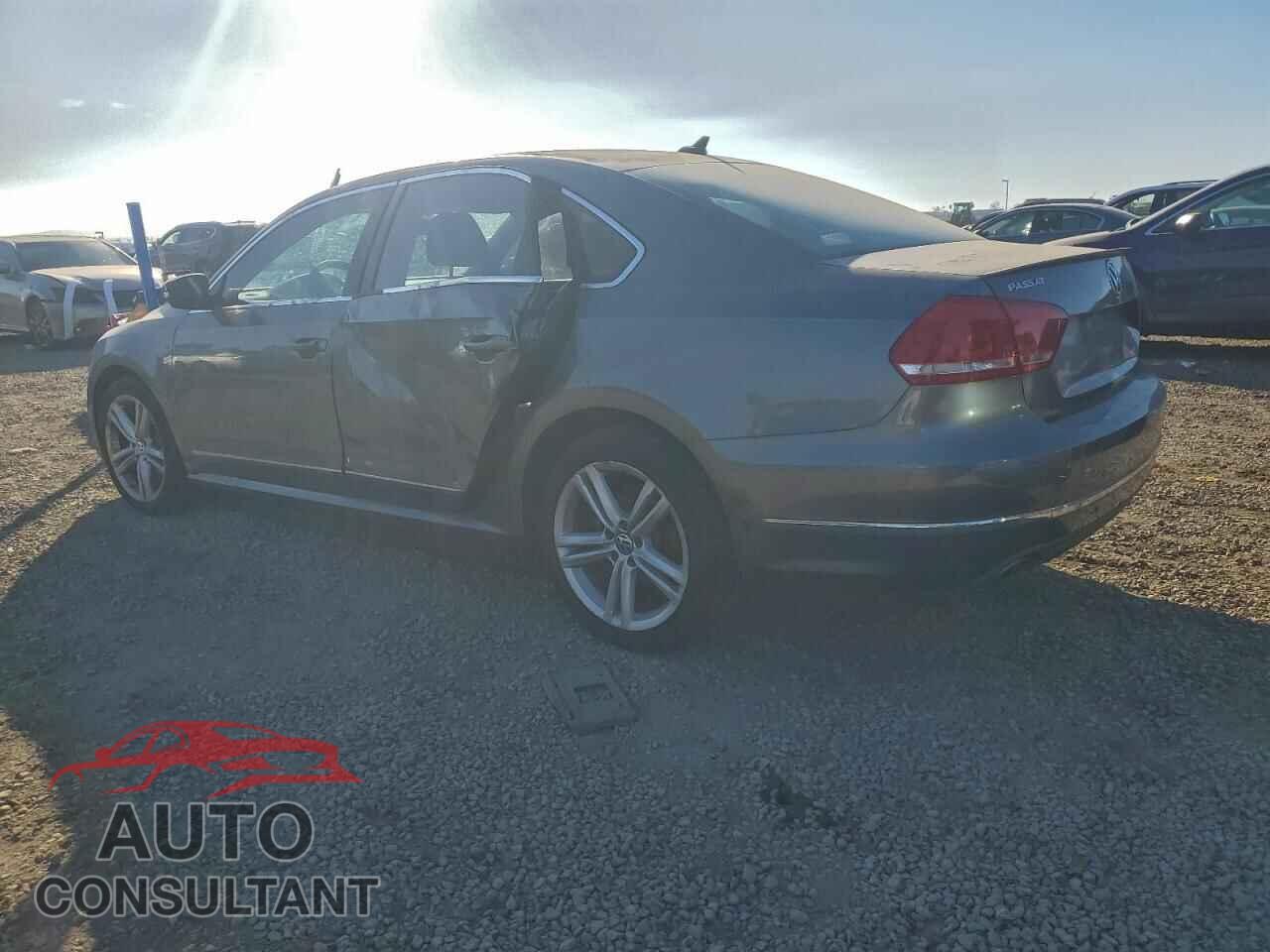 VOLKSWAGEN PASSAT 2013 - 1VWCN7A30DC124089