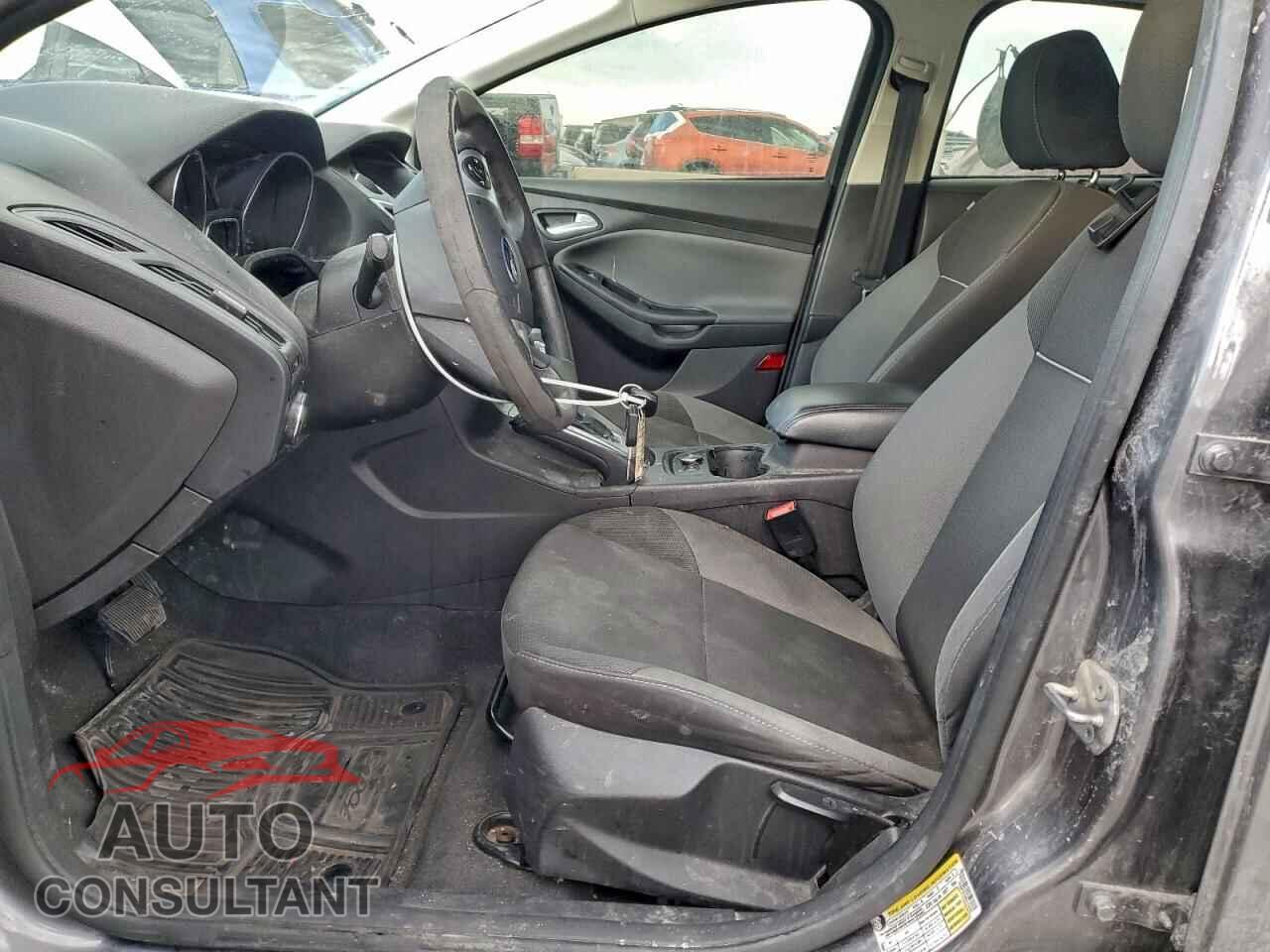FORD FOCUS 2014 - 1FADP3F2XEL110265