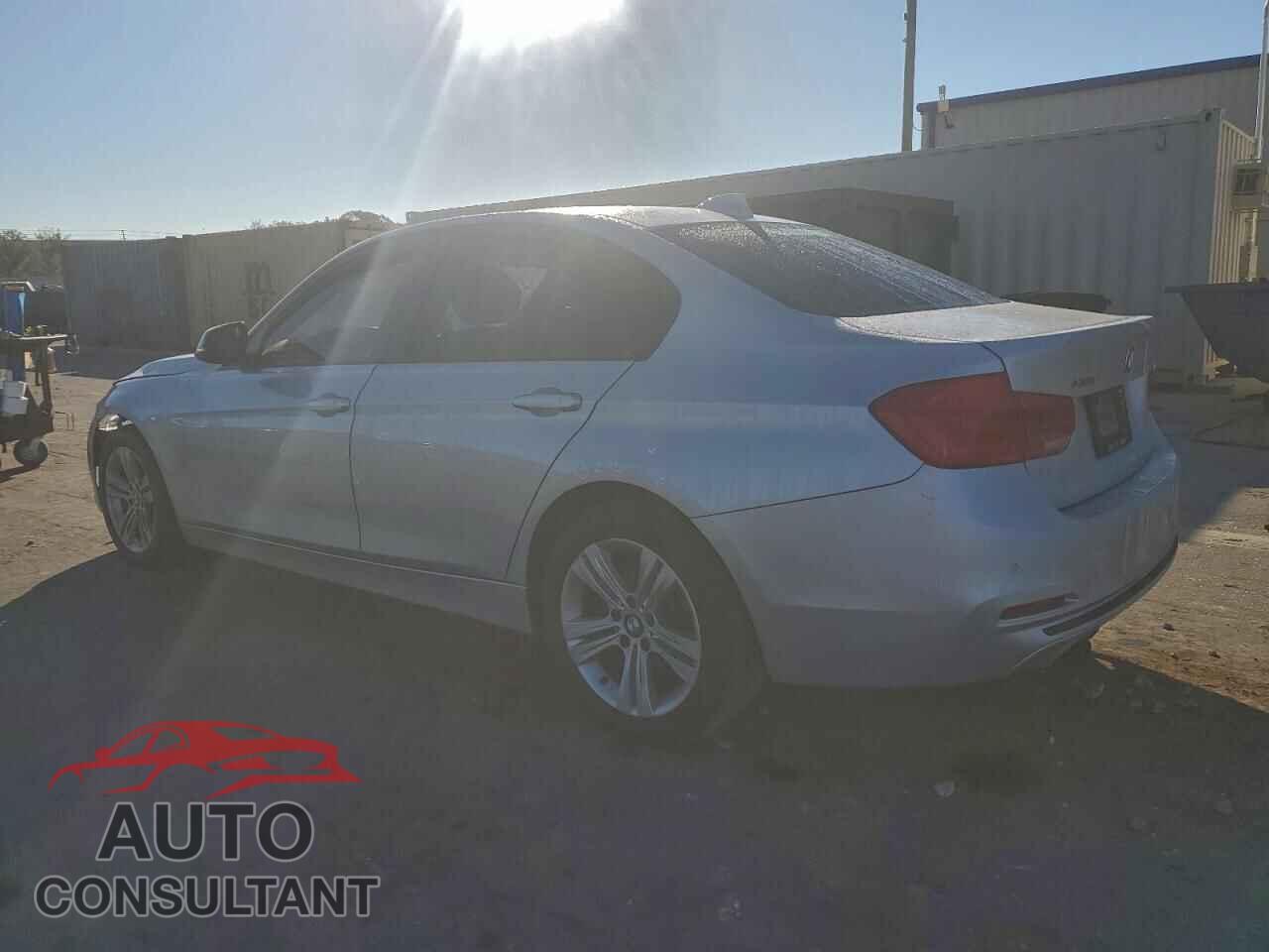 BMW 3 SERIES 2016 - WBA8E3G52GNU05004