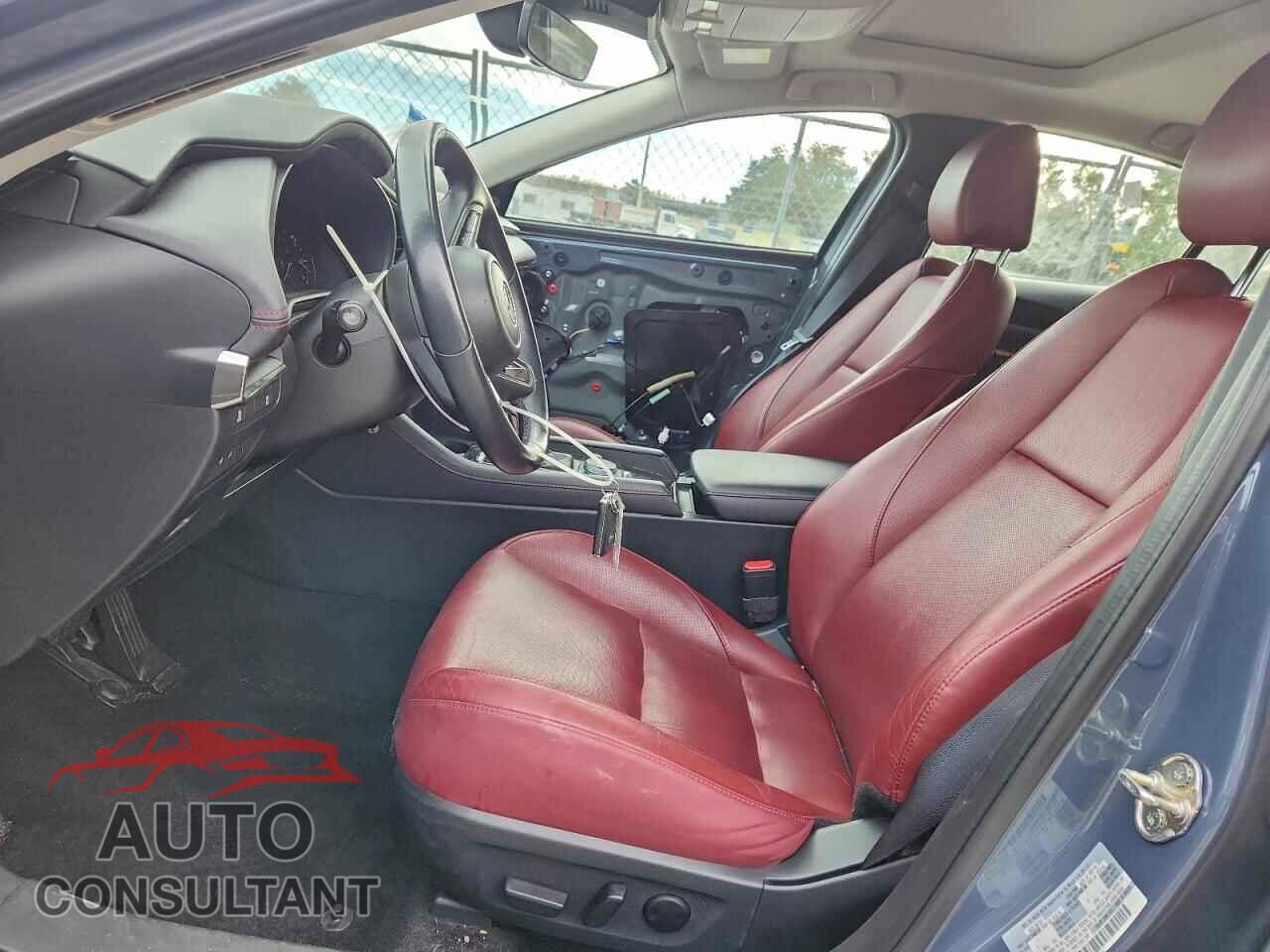 MAZDA 3 2023 - 3MZBPACM7PM373355