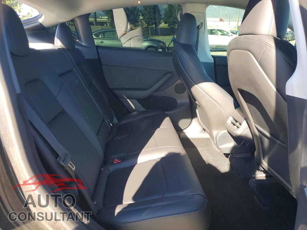 TESLA MODEL Y 2024 - 7SAYGDED5RF050234