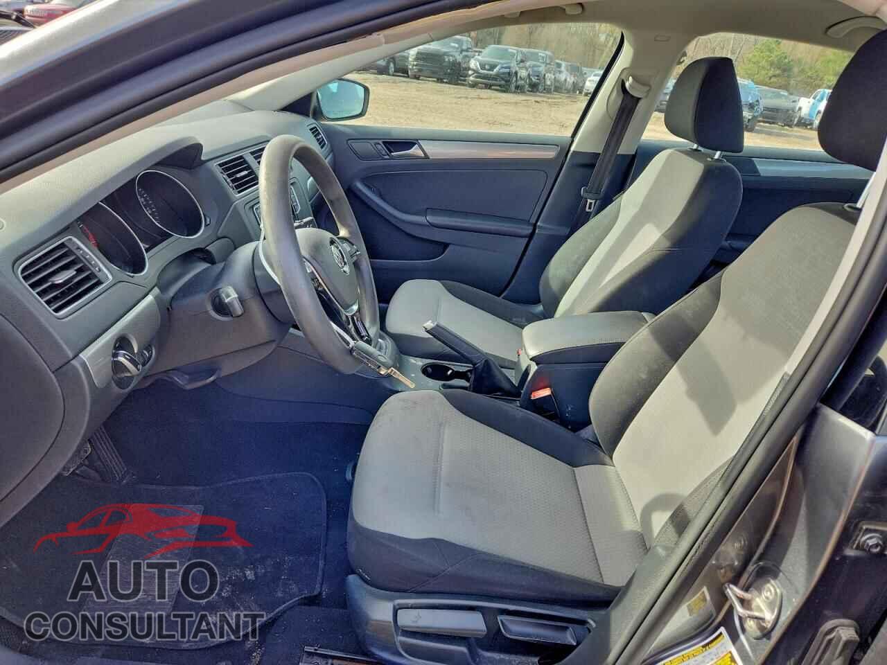 VOLKSWAGEN JETTA 2017 - 3VW2B7AJ9HM318398
