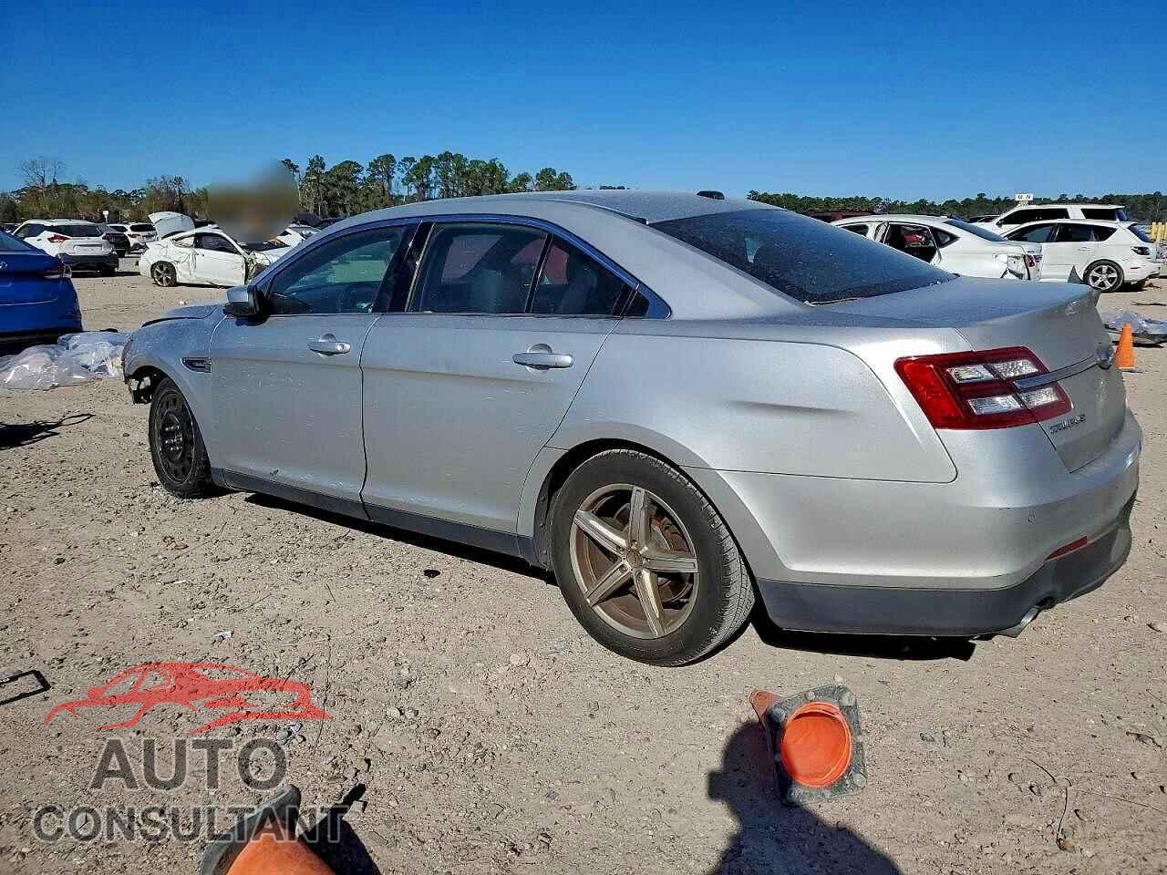 FORD TAURUS 2015 - 1FAHP2E81FG116144