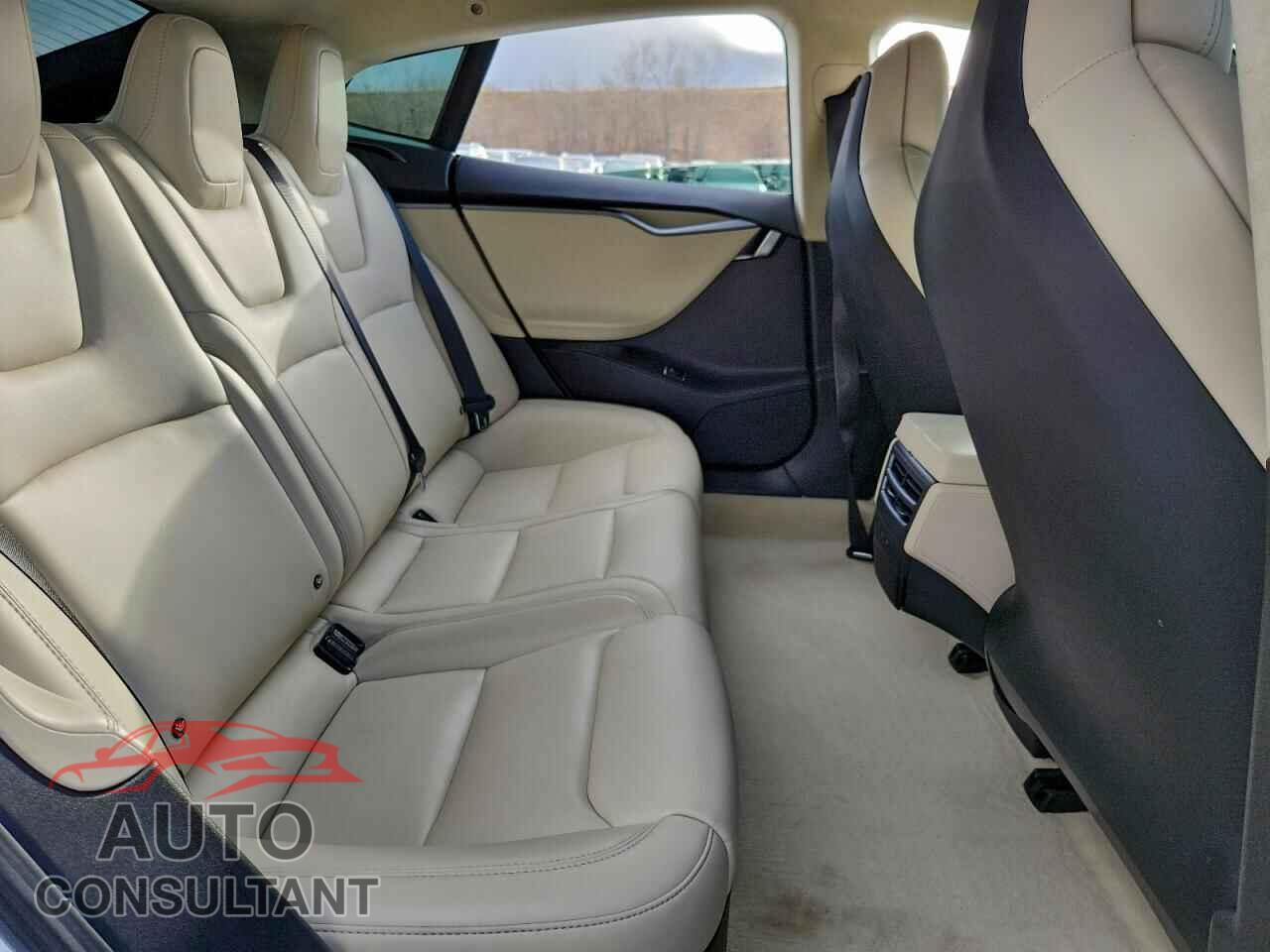 TESLA MODEL S 2018 - 5YJSA1E23JF275502