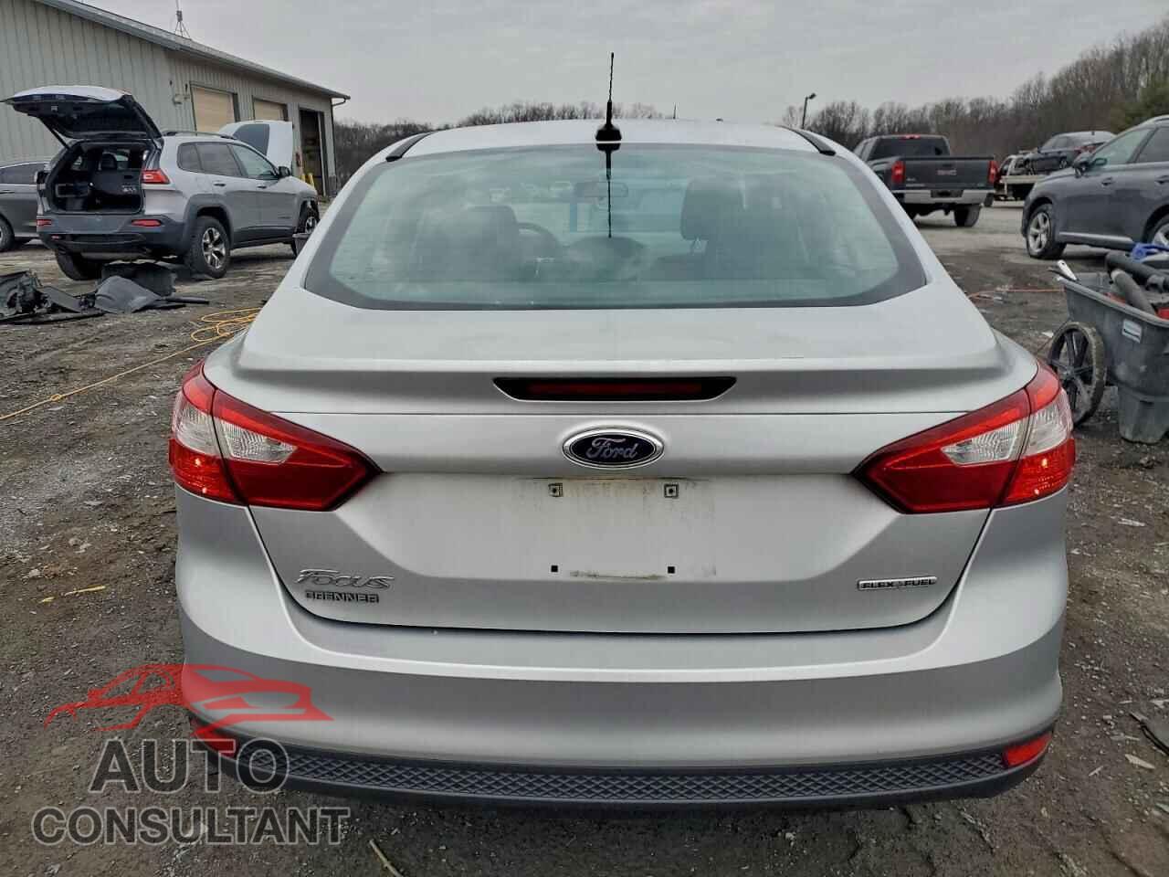 FORD FOCUS 2013 - 1FADP3E28DL166995
