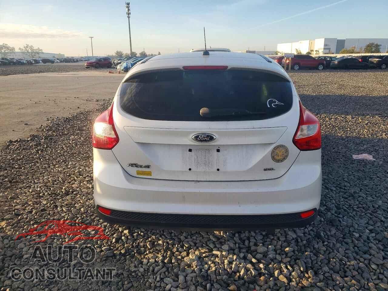 FORD FOCUS 2012 - 1FAHP3M28CL303547