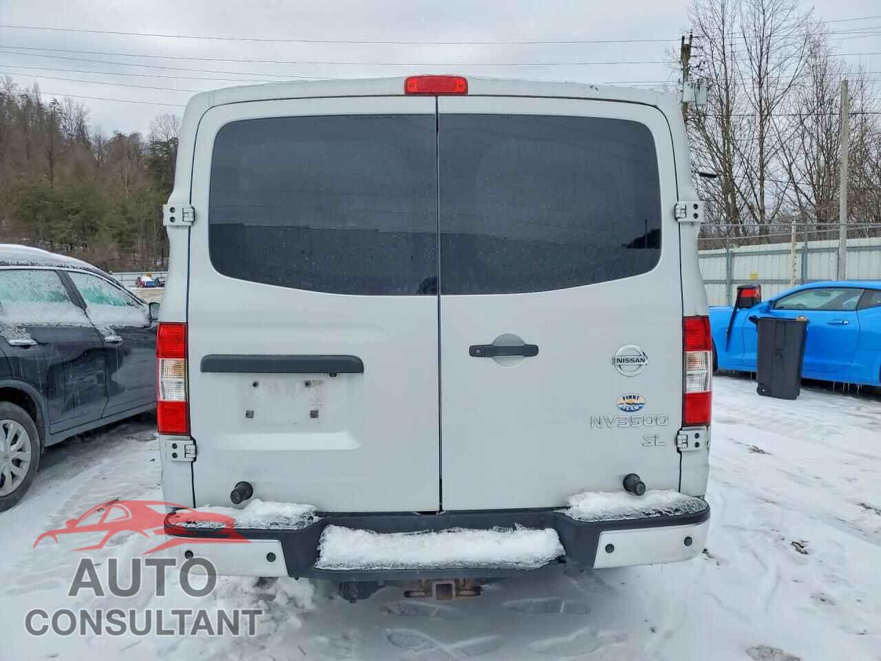 NISSAN NV 2017 - 5BZAF0AA1HN852575