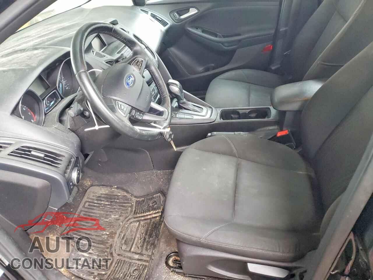 FORD FOCUS 2015 - 1FADP3F21FL286915