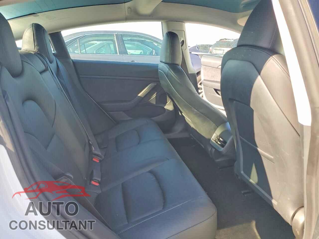 TESLA MODEL 3 2023 - 5YJ3E1EA6PF610325
