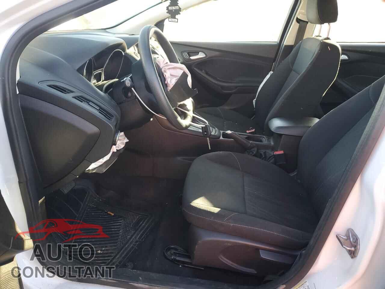 FORD FOCUS 2016 - 1FADP3F2XGL365873