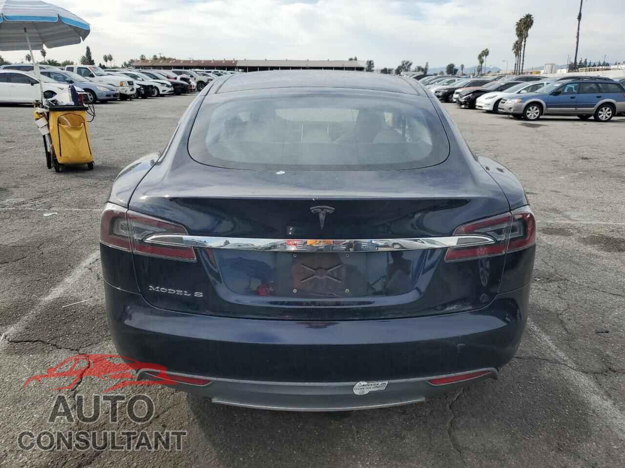 TESLA MODEL S 2013 - 5YJSA1CN2DFP04209