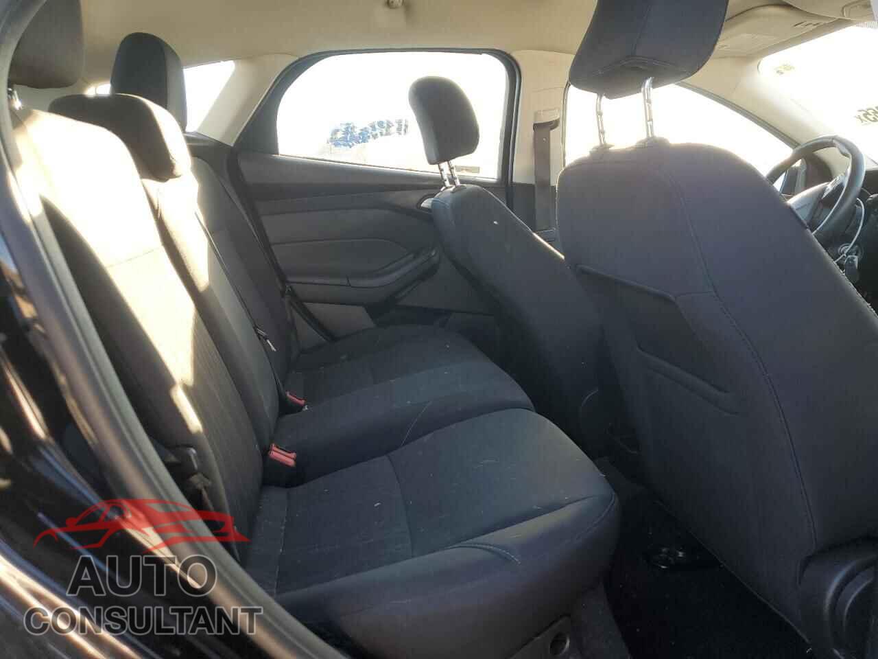 FORD FOCUS 2017 - 1FADP3K23HL220889