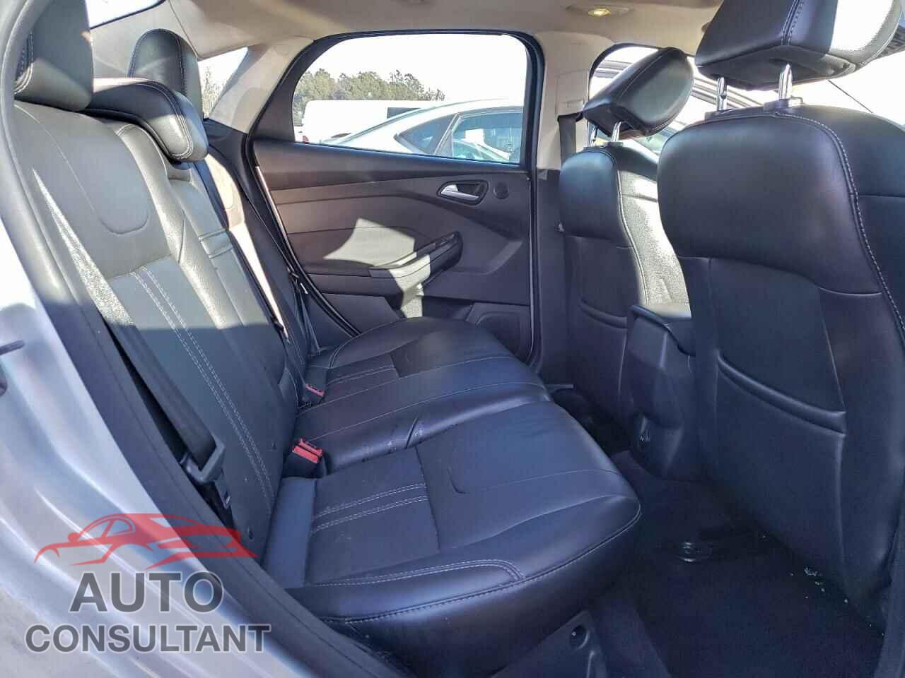 FORD FOCUS 2013 - 1FADP3J27DL149773