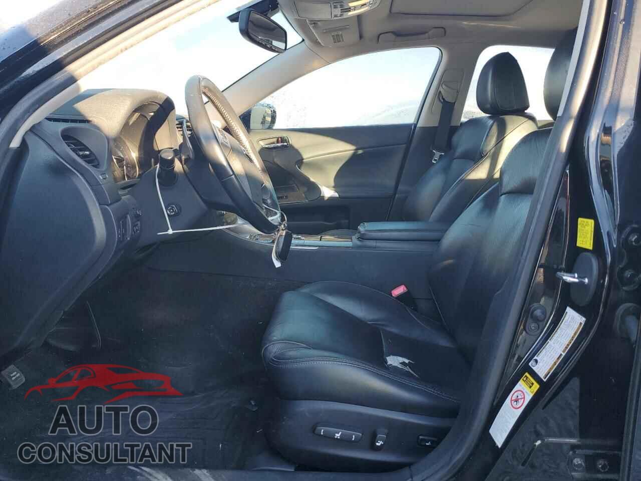 LEXUS IS 2011 - JTHCE5C26B5001165