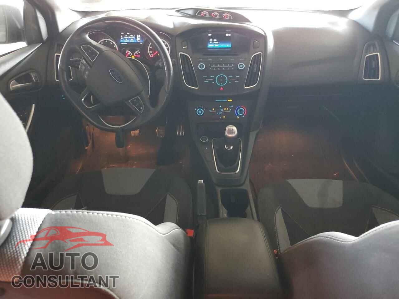 FORD FOCUS 2017 - 1FADP3L91HL257886