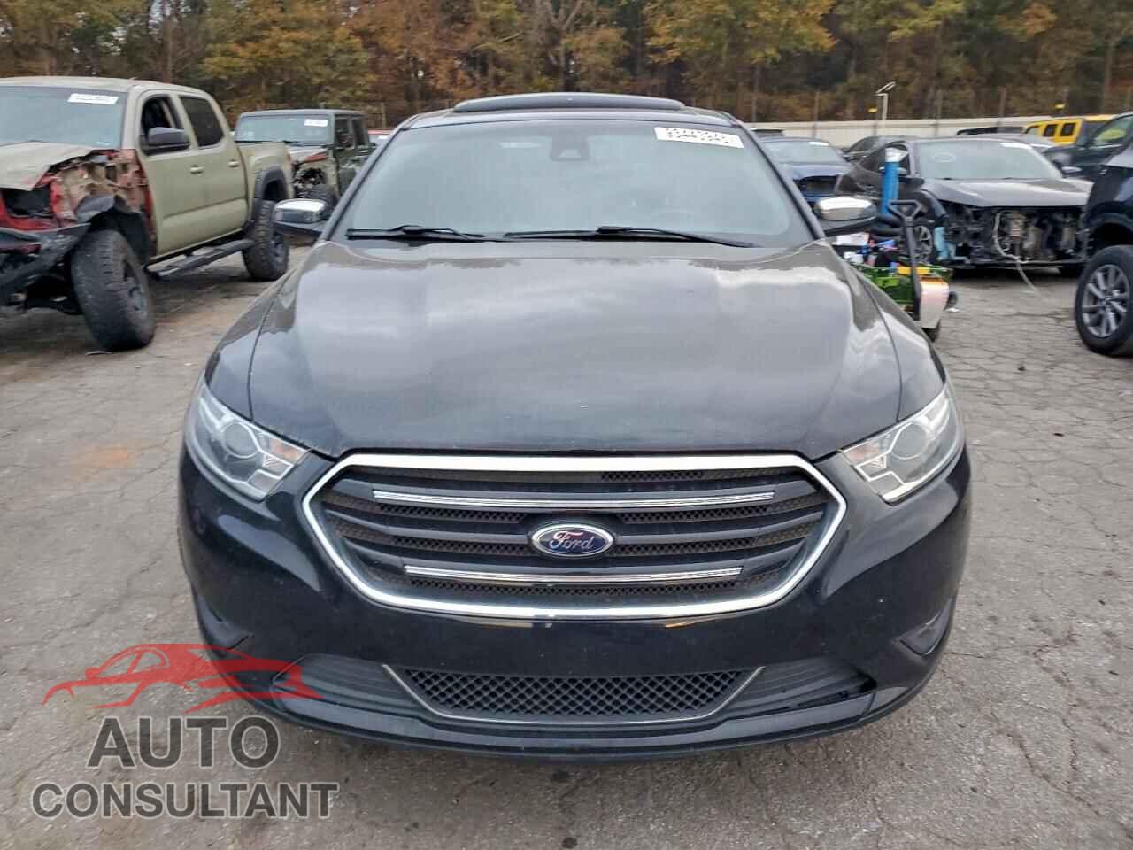 FORD TAURUS 2018 - 1FAHP2F81JG111002