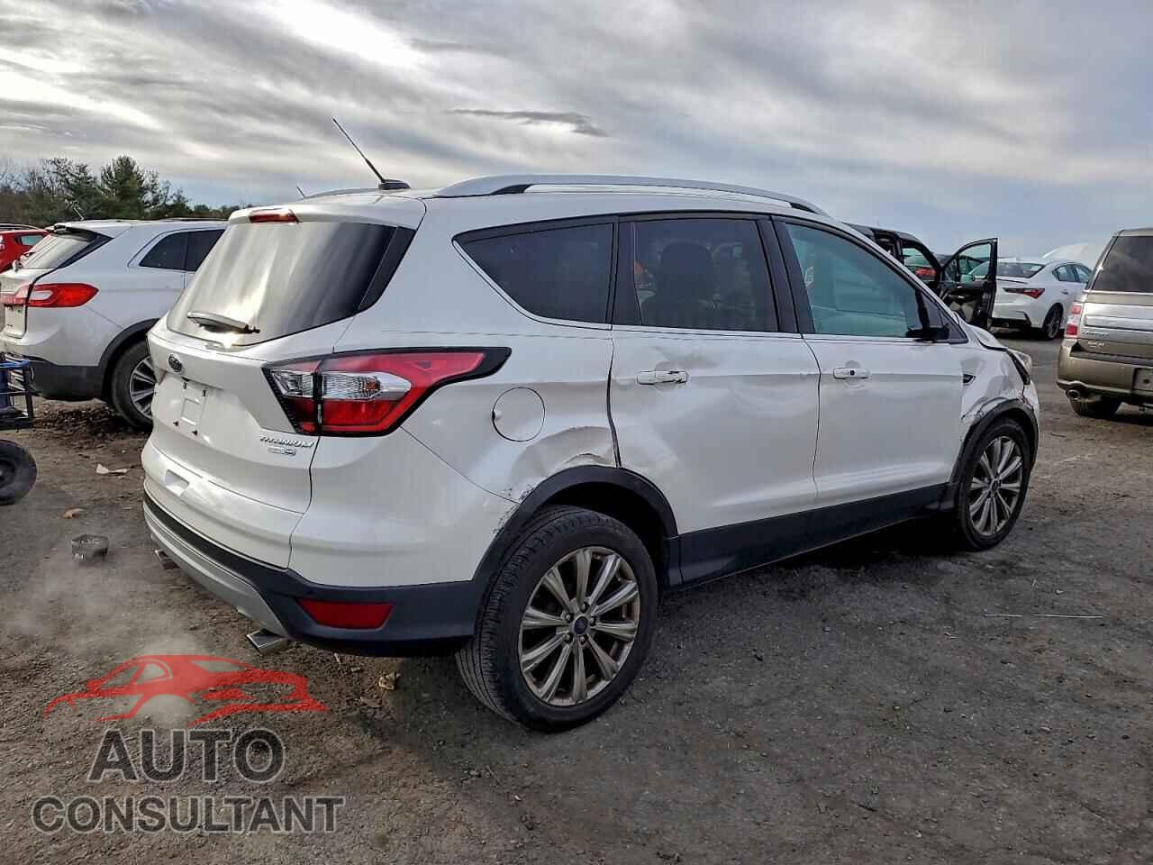 FORD ESCAPE 2017 - 1FMCU9JD0HUD03545