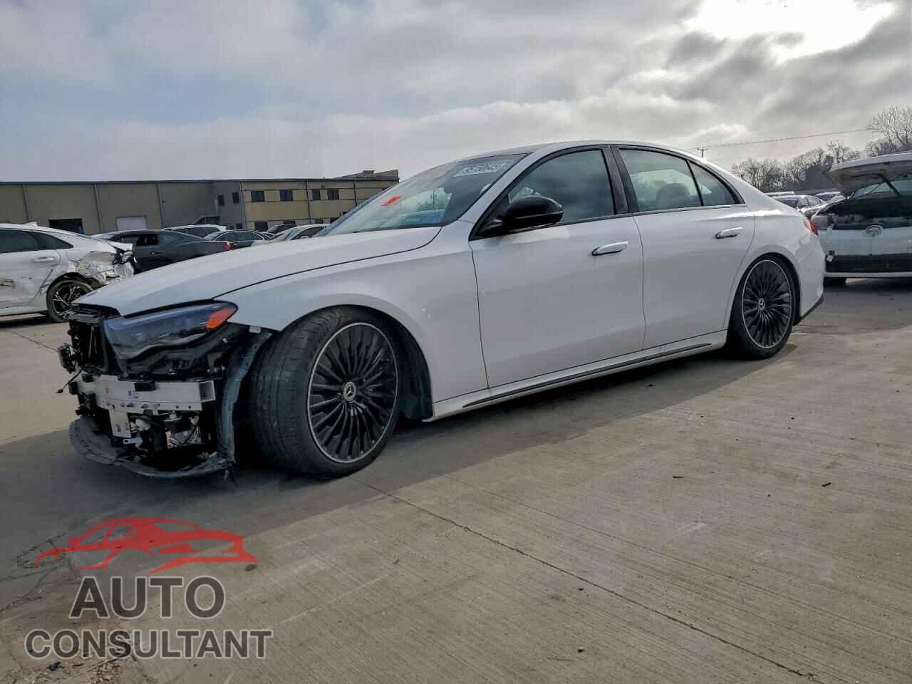 MERCEDES-BENZ E-CLASS 2024 - W1KLF4HB5RA044677