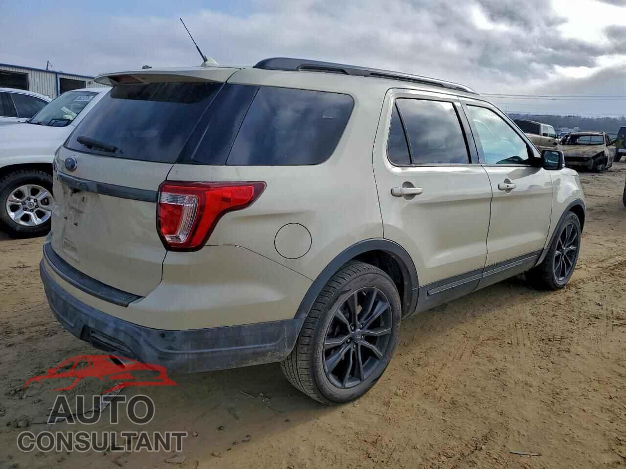 FORD EXPLORER 2018 - 1FM5K7D81JGA17841