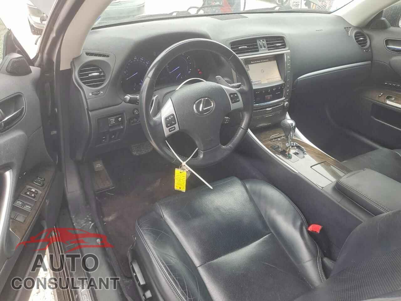 LEXUS IS 2014 - JTHFF2C23E2530345