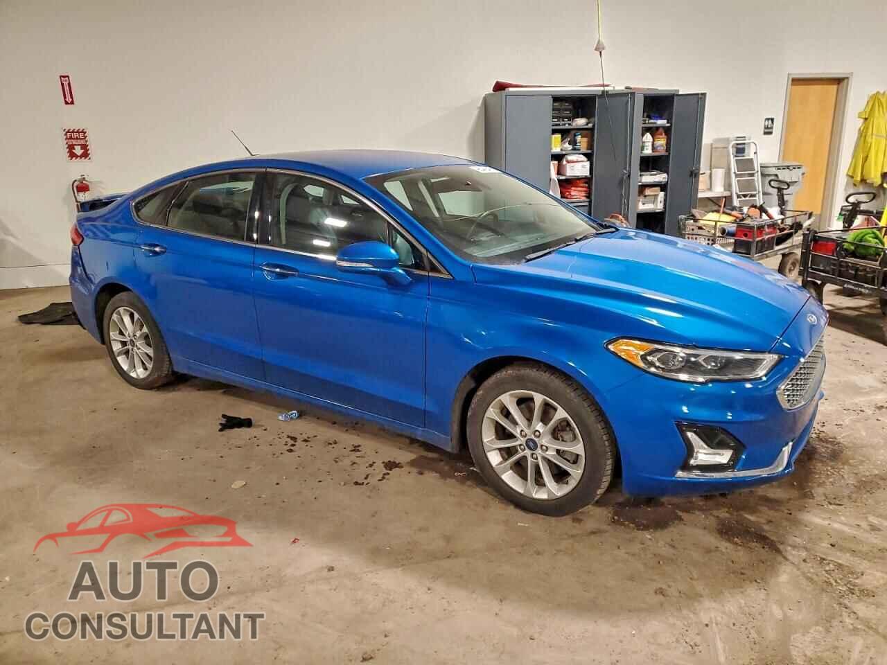 FORD FUSION 2019 - 3FA6P0SU7KR145468