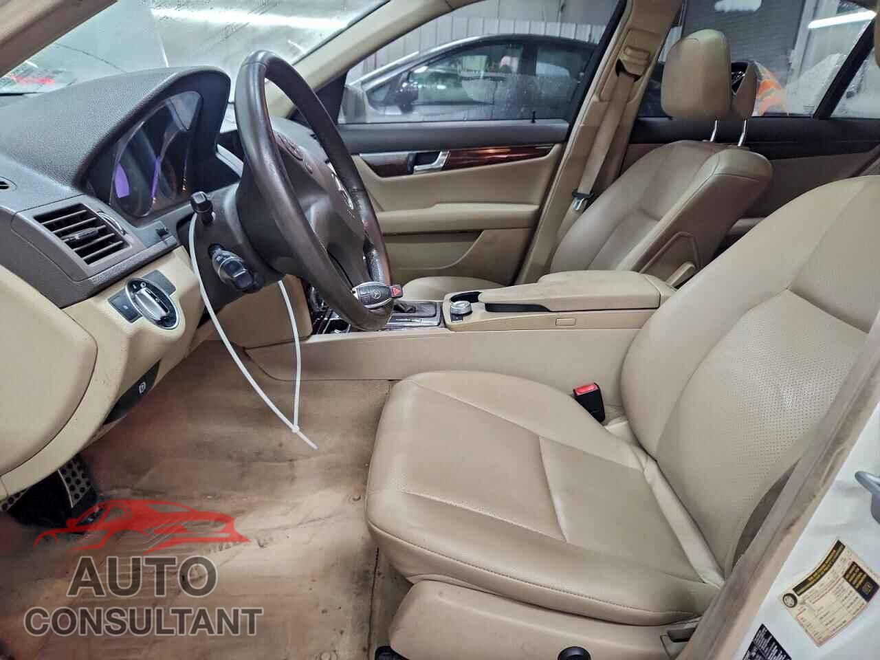 MERCEDES-BENZ C-CLASS 2011 - WDDGF8BB9BR185437